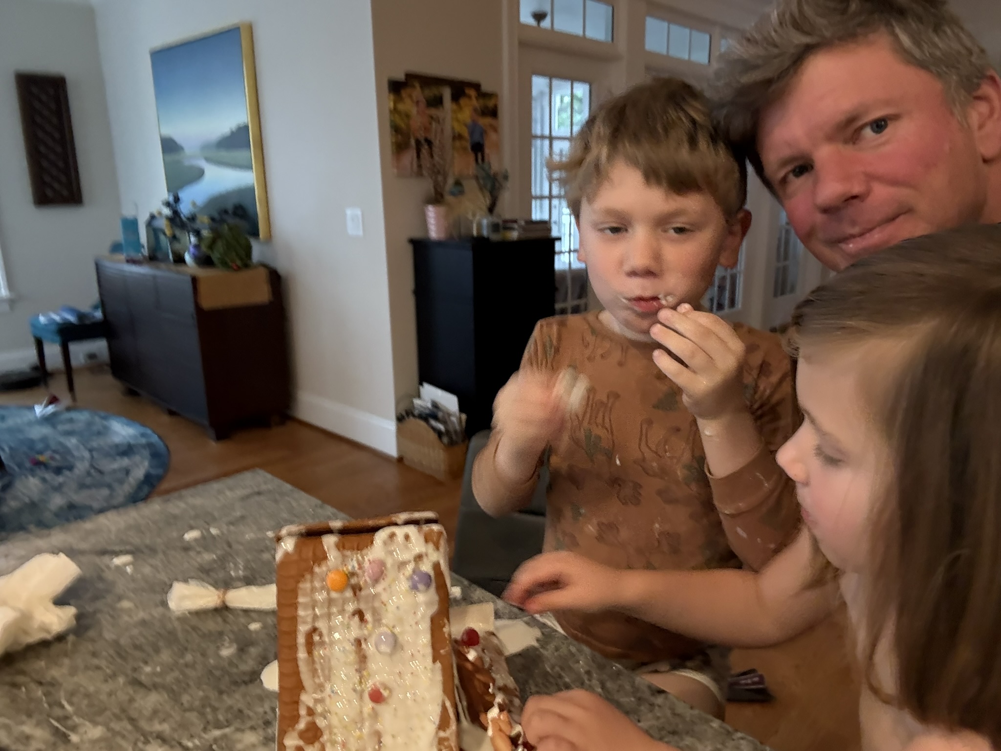 Building gingerbread house